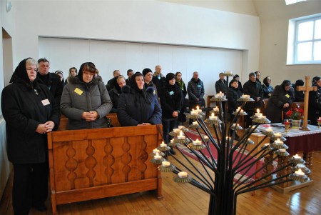 Згорьовані родичі загиблих.